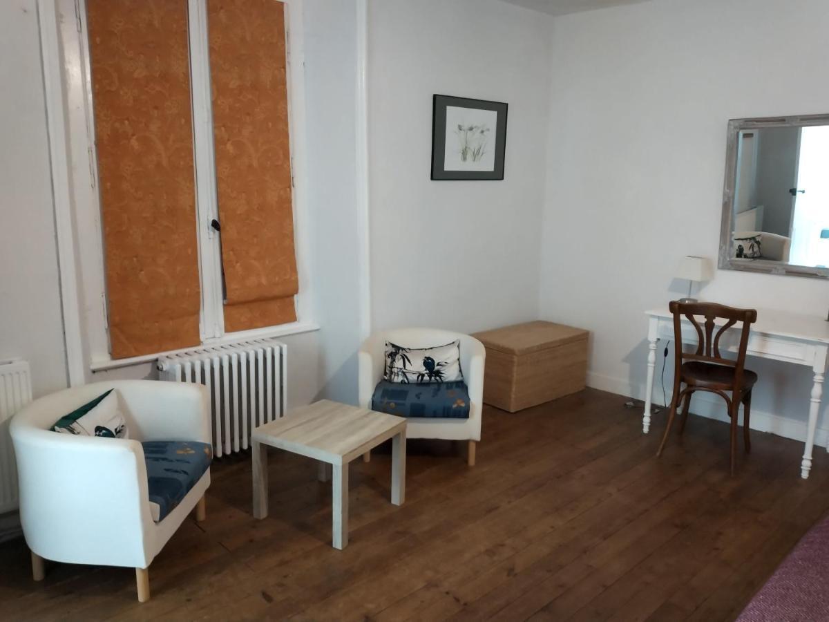 Le Voltaire Bed & Breakfast Airvault Luaran gambar